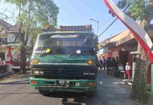 Ngawur, Sopir Kontainer asal Gresik Mabuk Tabrak Penjual Es Teh di Jombang